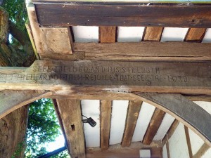 P1110201-Lychgate-inscription